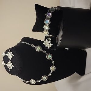 Silver Sparkling diamond and Stone Necklace Set